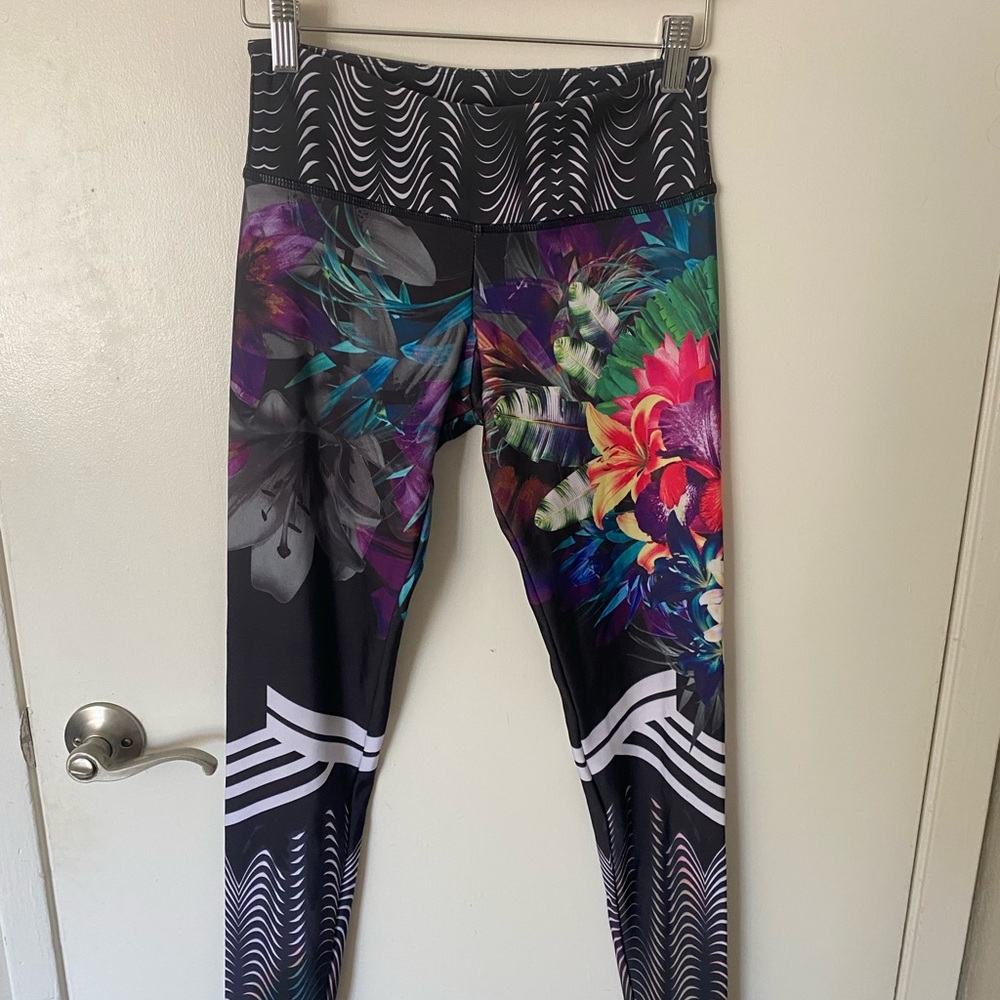 Onzie Black and Multicolor Patterned Leggings